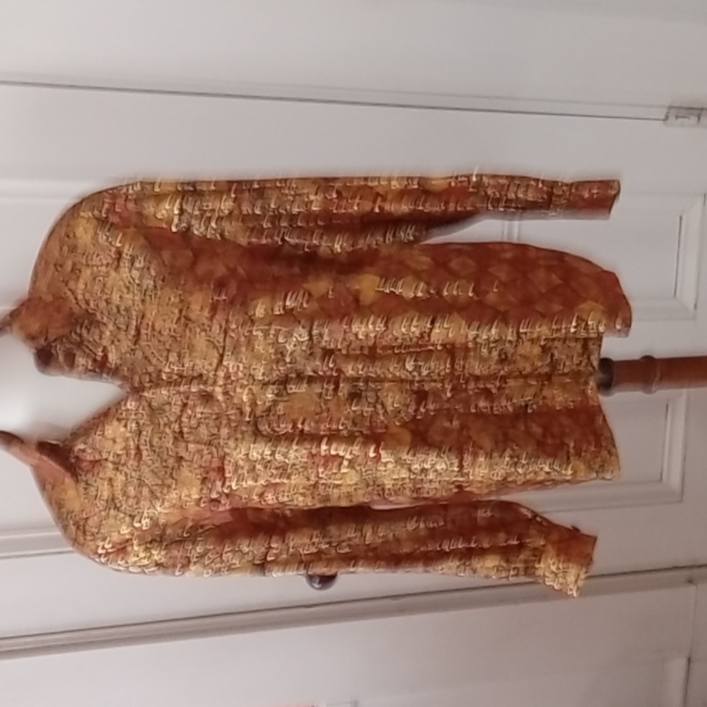 Escada silk blouse in autumn and gold colors. Size 40